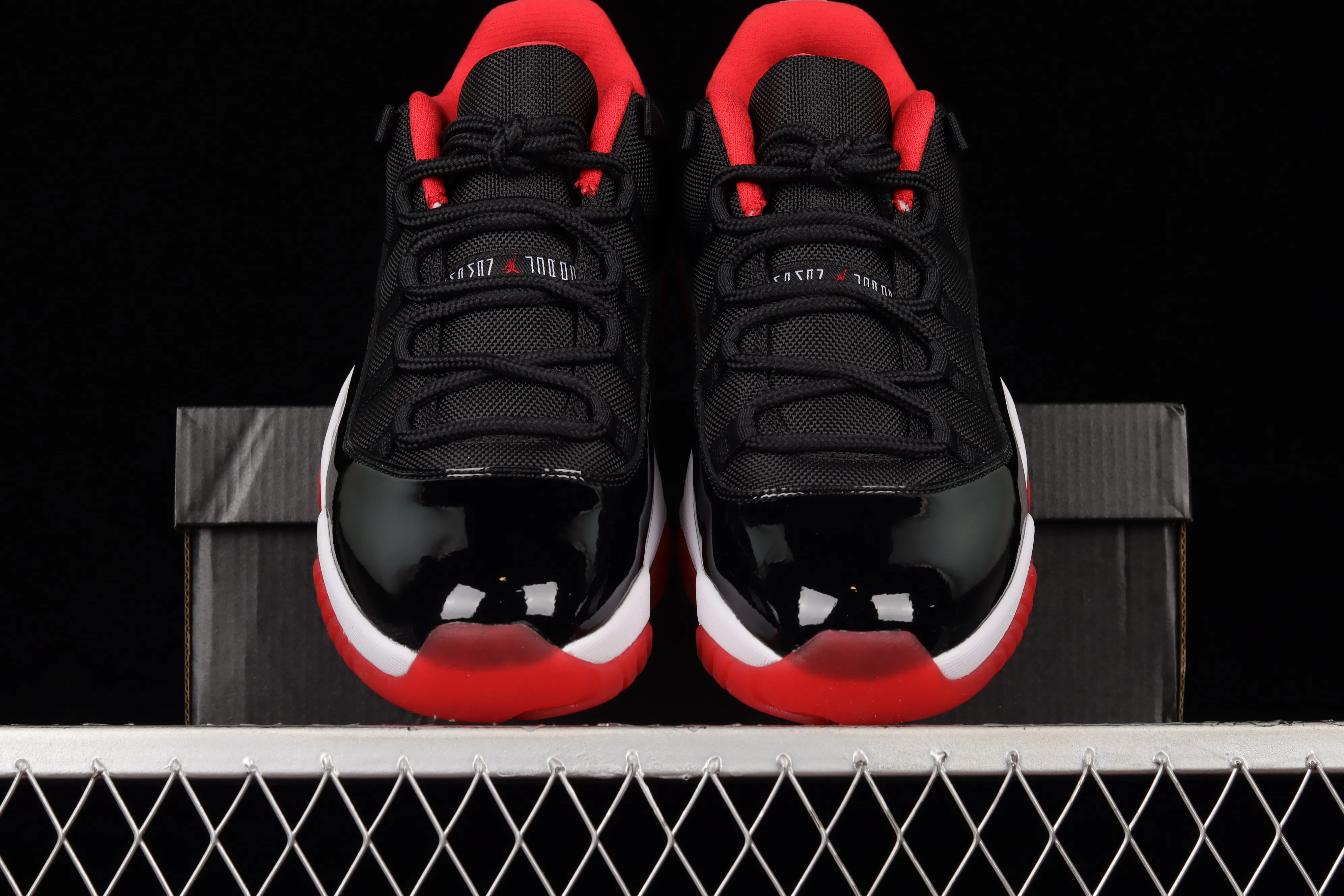 All categories Air Jordan Jordan series basketball shoes Air Jordan 11 F version Air Jordan 11 Low Bred AJ11 Joe 11 patent leather black and red genuine carbon low-top basketball shoes 528895-012